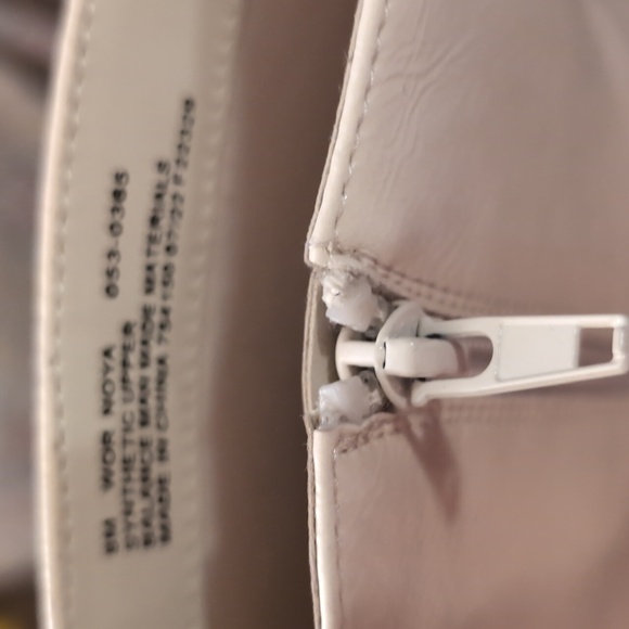 Brand New Ivory Patten Leather Boot Size 8M - Picture 5 of 6